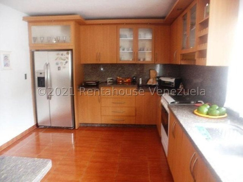 Imagen 7 de 30 de Mls #22-12709 Bella Quinta Con Amplios Espacios, En Calle Cerrada Con Vigilancia Las 24 Horas, Excelente Seguridad, 8 Puestos De Estacionamiento, Cerco Eléctrico, Amplio Deposito, Bello Jardín. Afm