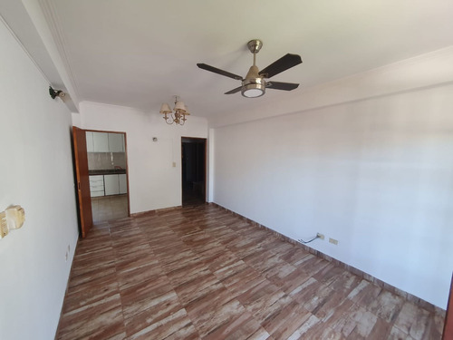 Imagen 2 de 17 de Departamento En Alquiler Reconquista