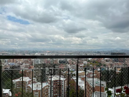 Apartamento En Arriendo En Bogotá Los Rosales. Cod 12988