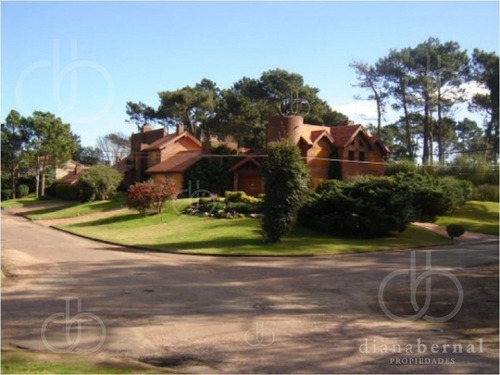 Imagen 4 de 30 de Punta Del Este, Casa En Mansa, 6 Dormitorios Y Piscina*- Ref: 43405