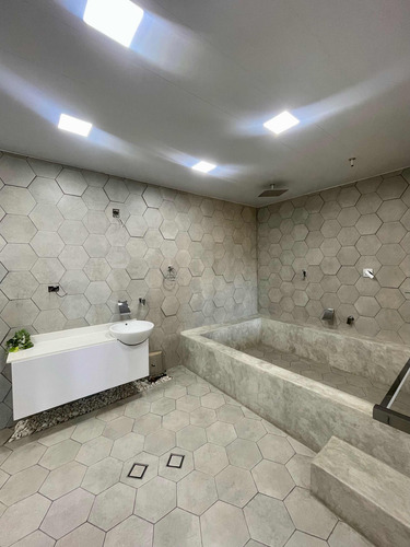 En Venta Moderna Y Lujosa Casa Ubicada En La Urb Avp Colinas De Carrizal. Rz