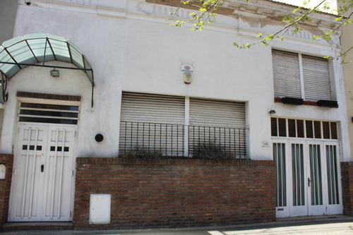 Casa Tres Dormitorios Con Jardín