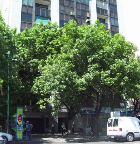 Imagen 1 de 3 de Cochera Cubierta En Venta Av. Córdoba 1600, Zona Céntrica