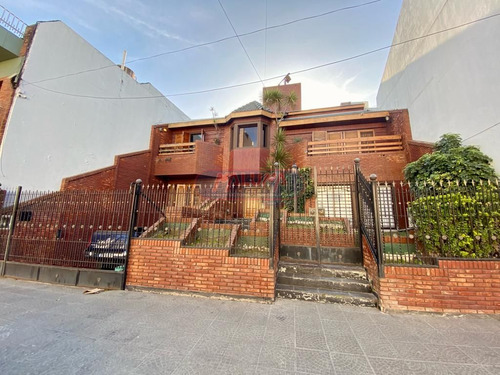 Casa En Venta En Mataderos