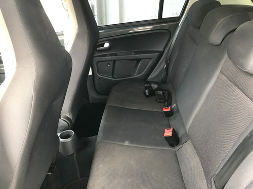 Imagem 8 de 15 de Volkswagen Up! High 1.0 Total Flex 12v 5p 2015
