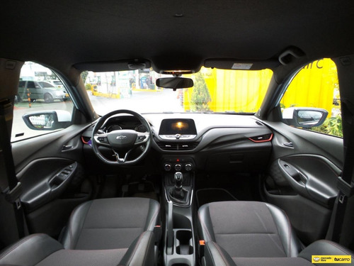 Imagen 18 de 25 de Chevrolet Onix