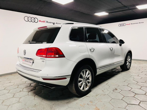 Imagen 4 de 22 de Volkswagen Touareg 4.2 V8 Premium Nuev Passat Amarok Tiguan
