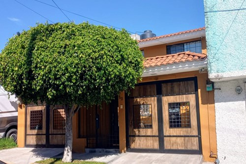 Venta De Casa De Dos Niveles En Un Lugar Tranquilo Y Seguro De Parque Residencial Coacalco