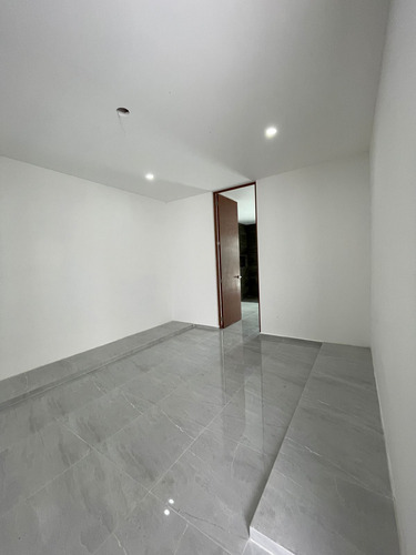 Casa En Venta En Dzityá Mérida, De Dos Plantas Con 4 Habitaciones Y Alberca