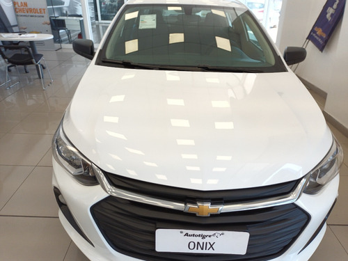 Imagen 4 de 23 de Chevrolet Onix Plus 1.2 Ls Mr