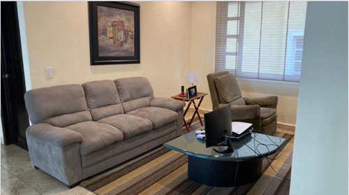 Casa Venta En Metepec En Residencial Con Vigilancia Y Control De Acceso A 5 Min De Galerías Metepec Con Alberca, Gym Y Padel.