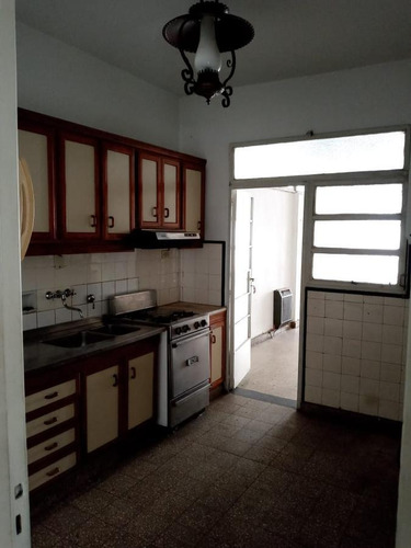 Imagen 9 de 13 de Casa En Venta Rosario Ph. Patio - Cocina Separada - Dos Dormitorios - Comedor Diario - Parilla.