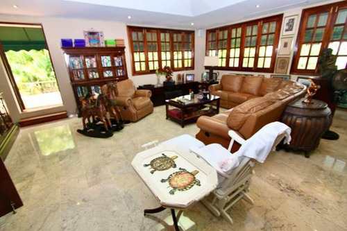 Imagen 3 de 4 de Vendo Casa 2 Niveles 4 Hab/ 930 Mt2 Zona Exclusiva De Gazcue