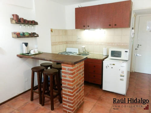 Departamento De 1 Ambiente Con Balcon A La Calle
