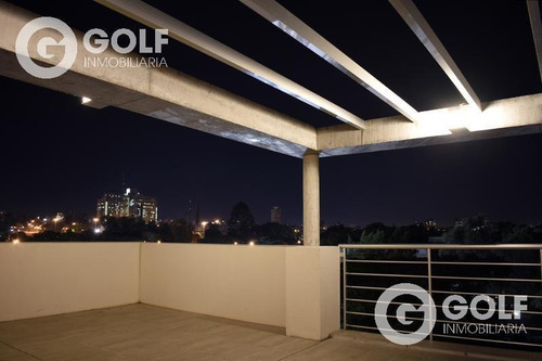 Ambiente En Parque Batlle Ideal Para Consultorio U Oficina, Con Patio Exclusivo.