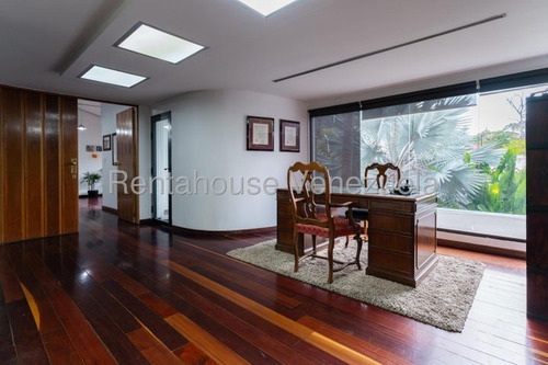 Ana Torres. Casa Comercial En Venta 25-20402 En Altamira