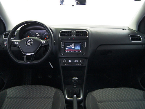Imagen 10 de 15 de Volkswagen Vento Comfortline Plus 2020 Plata