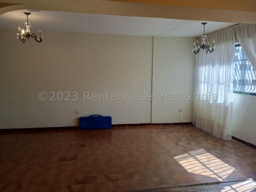 Se Vende Apartamento En Los Nisperos Valencia, Cerca De Colegios, Supermercados, Panadería, Estación De Servicio, Y Fácil Acceso Vías Principales De La Ciudad. Dapo