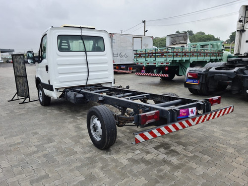 Iveco Daily 35s14 Ano 2013 Chassis Não E Sprinter Fassitruck