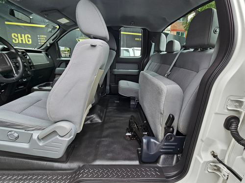 Ford F-150 5.0l Xl Cabina Y Media 4x2 Mt