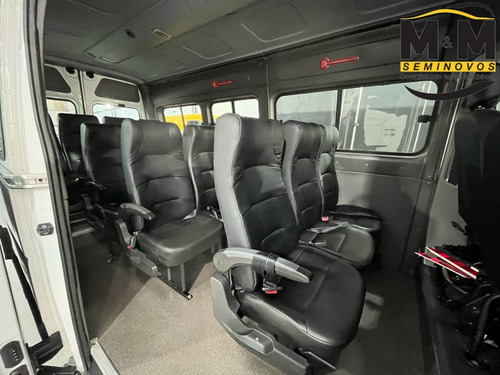 Renault Master 2.3 DCI DIESEL MINIBUS EXECUTIVE 16L L3H2 3P MANUAL