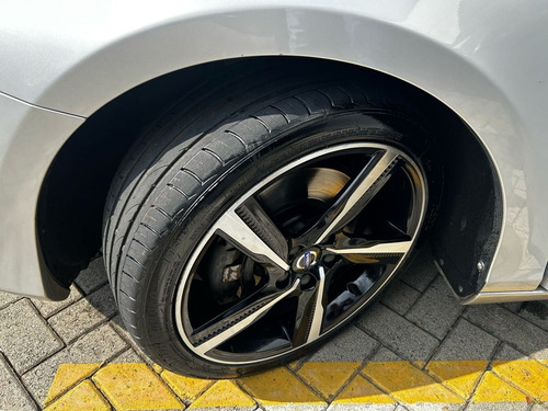 Volvo V40 2.0 T5 R DESIGN TURBO GASOLINA 4P AUTOMÁTICO