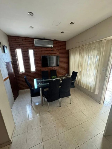 Ph En Venta - 4 Dormitorios 3 Baños - Cochera - 170mts2 - Villa Sarmiento