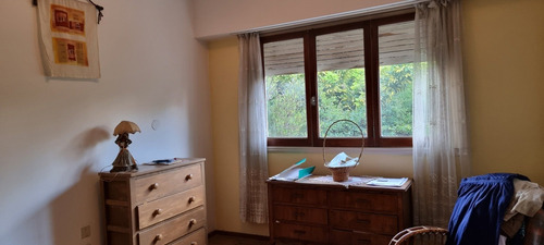 Imagen 22 de 30 de Chalet Cuatro Ambientes Con Dependencia De Servicio