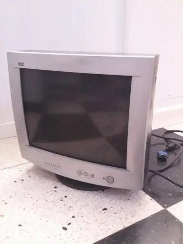 comprar Remate Monitores Crt 17 Usados Buenos 