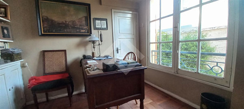 Casa En Venta De 5 Dorm. En Ñuñoa