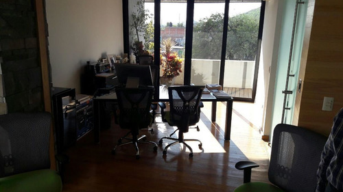 Edificio Con Oficinas Ejecutivas