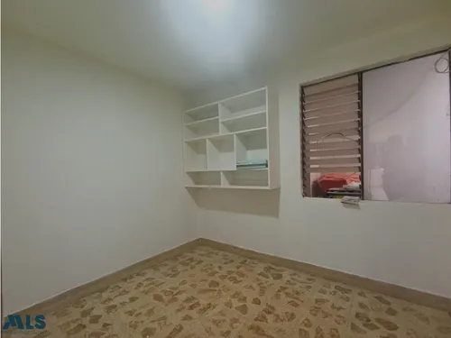 Casa Unifamiliar En Venta En Altos Del Castillo #2(mls#253756)