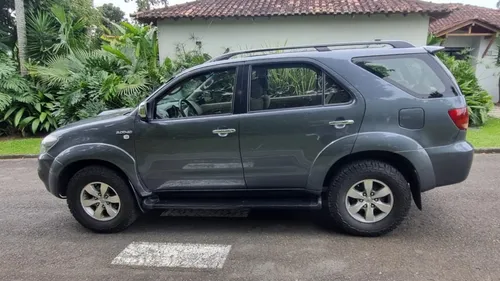 Toyota Fortuner 3.0 Sr5