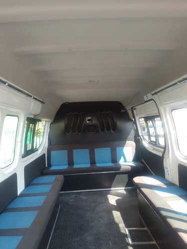 Nissan Urvan 2.5 Panel Ventanas Amplia Mt