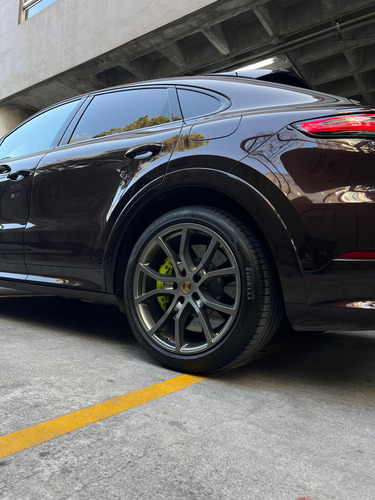 Porsche Cayenne Coupe Turbo S e hybrid