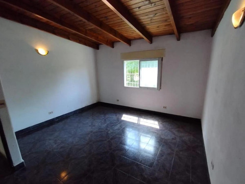 Casa En Venta - 2 Dormitorios 1 Baño - 1.200mts2 - Raco, Tafi Viejo