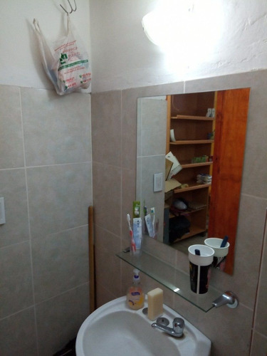 Venta Local Con Renta. Sarmiento Y Colon. Con Zotano-patio-persiana.