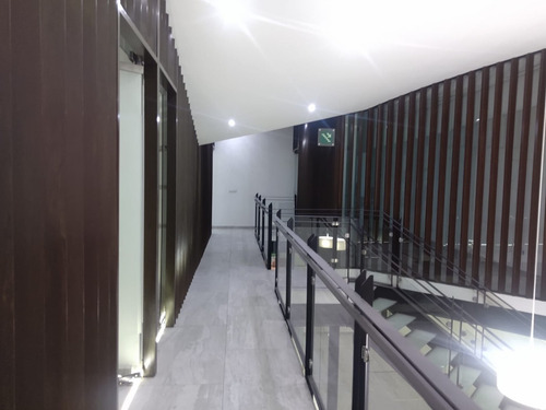 Imagen 6 de 14 de Bodega Con Anden Y Excelentes Oficinas, 2274m2