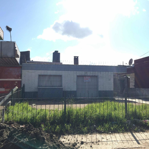 Excelente Propiedad Casa Más Local Planificadora