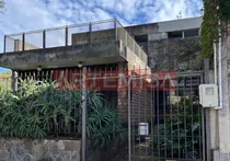 Comprar Excelente Casa, Construcción Sólida, A Refaccionar, Inversionistas, A Pasos Nuevocentro Shopping 