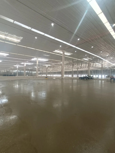 Arriendo De Bodega 5000 M² En Condominio En Lo Espejo