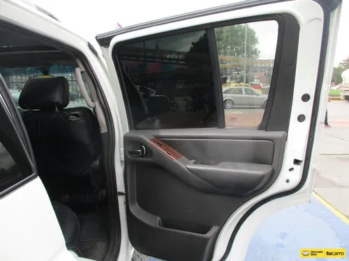 Nissan Pathfinder Le 4x4 2500cc At Aa