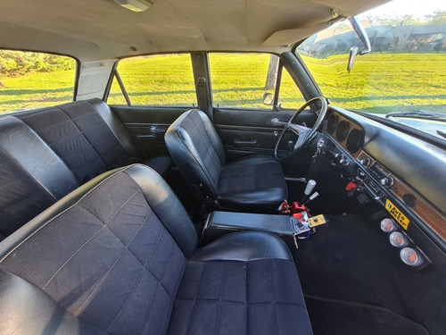Ford Falcon Deluxe