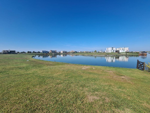 Imagen 1 de 13 de Lote En Venta En Barrio Puertos Del Lago , Escobar.