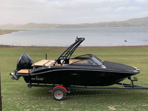 Lancha Victoria Valentino 212 Con Evinrude 150 G2 Año2023