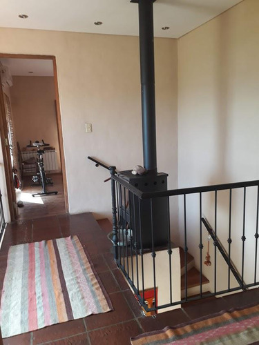 Hermosa Casa 5 Amb Con Piscina Sobre Lote De 980 M2 Barrio 2 Plantas Santa Rita