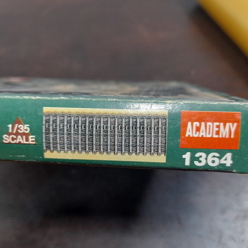 Imagem 4 de 8 de Plastimodelo Academy Esteira P/ Tanque Tiger 1 Escala 1:35