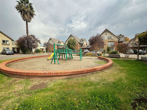 Casa En Arriendo De 4 Dorm. En Huechuraba