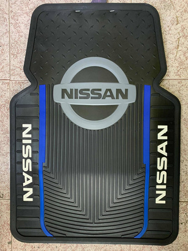 Juego De Tapetes Universales Logo Nissan 4pz Vinil Flexible