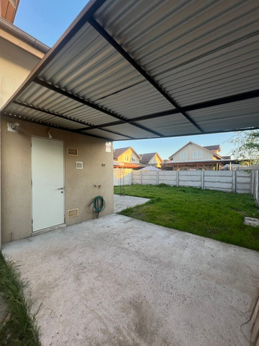 Vendemos Casa Con Amplio Terreno En Villa Flores De Pucará